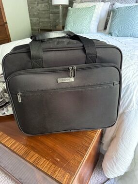 Kenneth Cole Reaction Black Laptop Briefcase with Front Pocket
